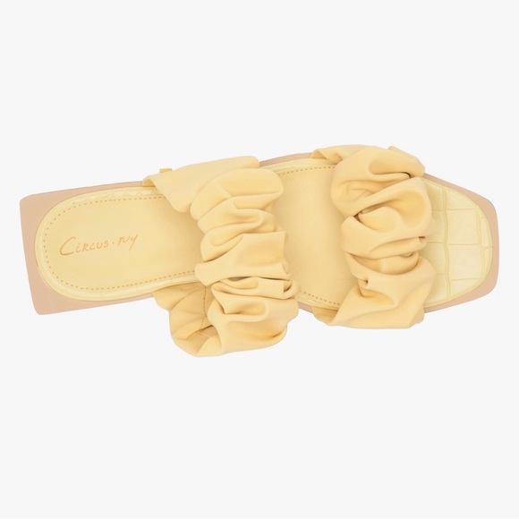 🔥Circus by Sam Edelman Ruffled Tan Sandals - Picture 4 of 8